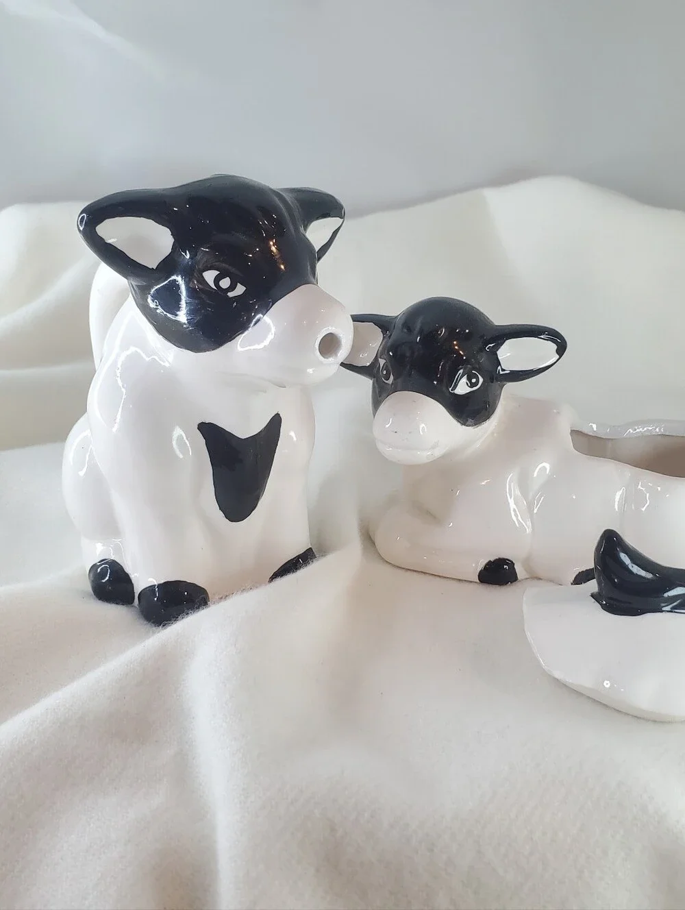 Vintage Jersey Cow Creamer & Suger Bowl. Great set for kitchen farm decor.